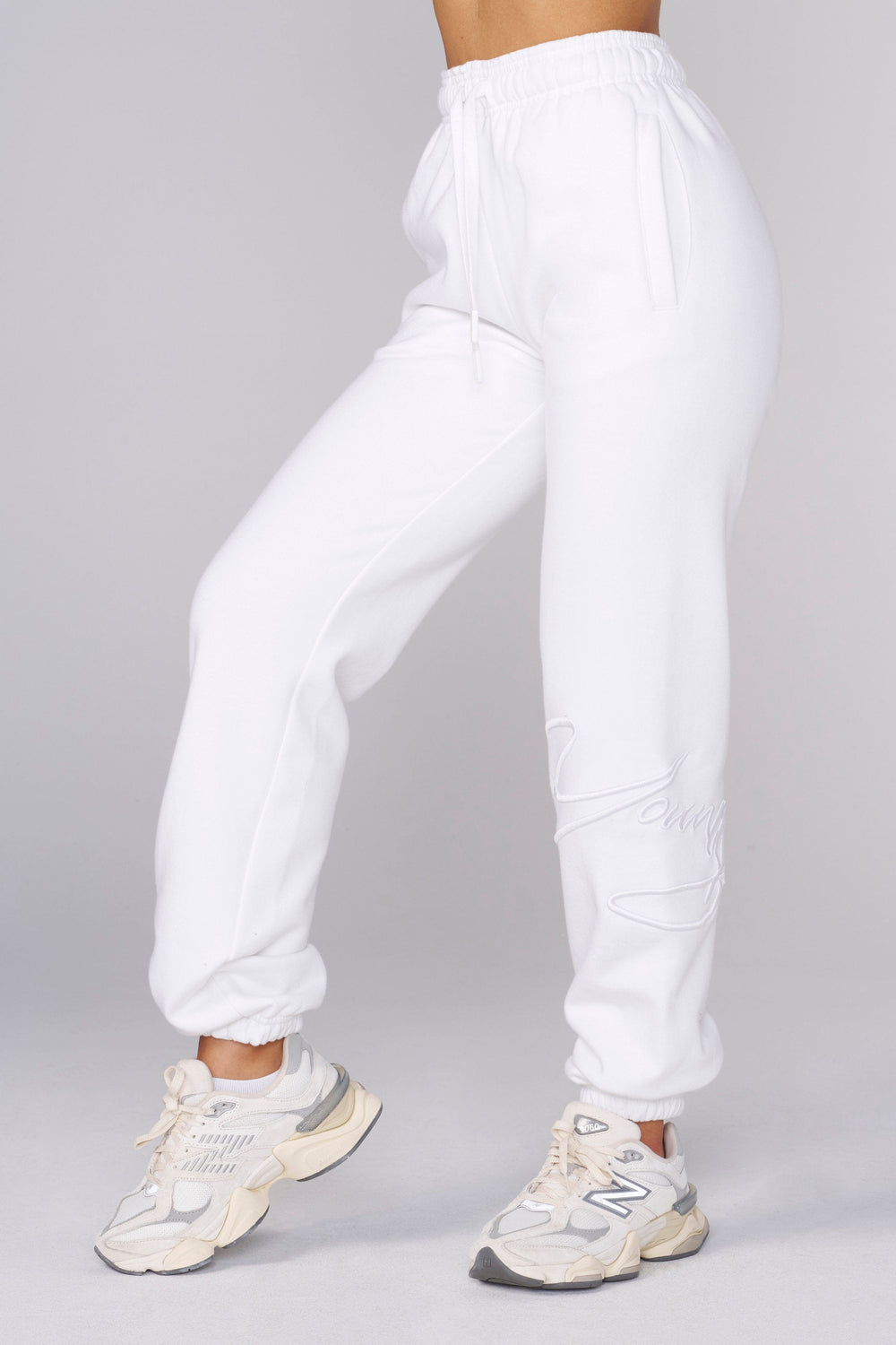 Pantalones deportivos W246 Signature