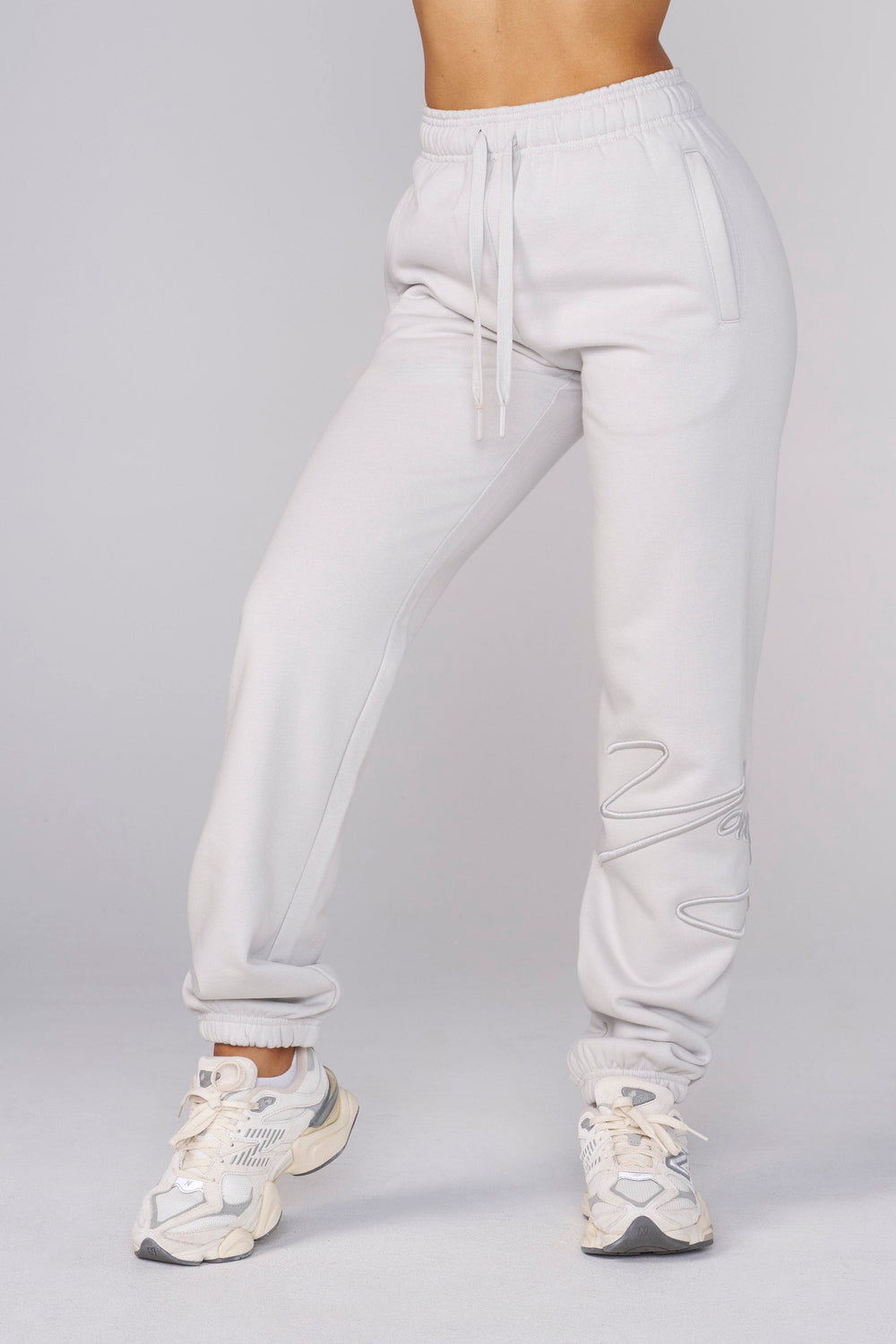 Pantalones deportivos W246 Signature