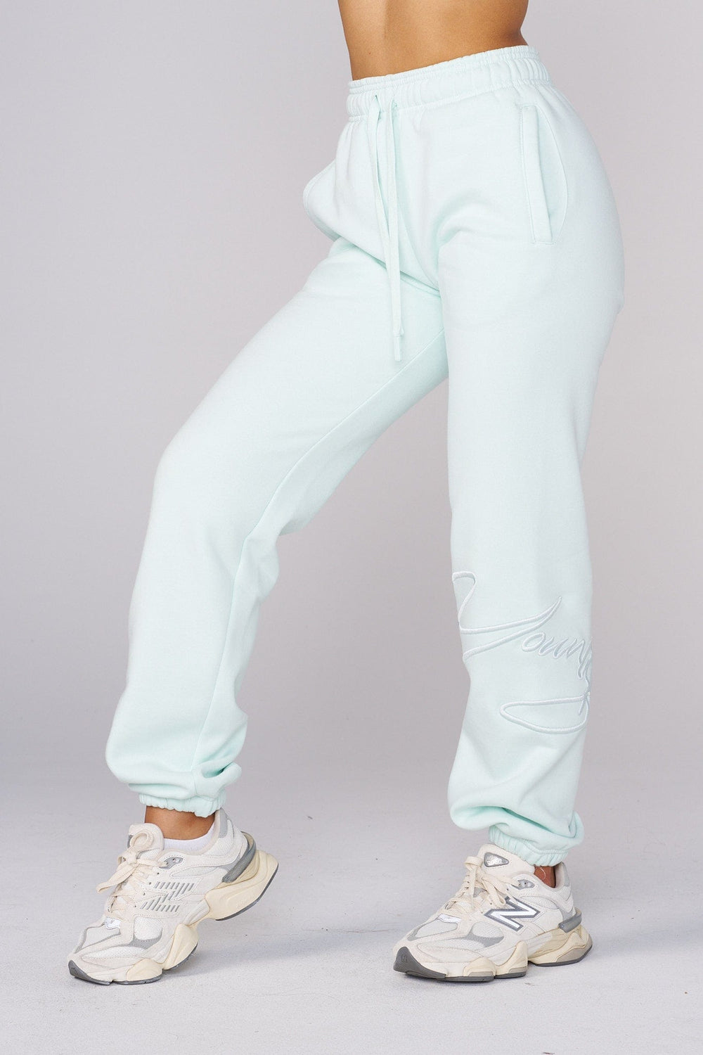 Pantalones deportivos W246 Signature